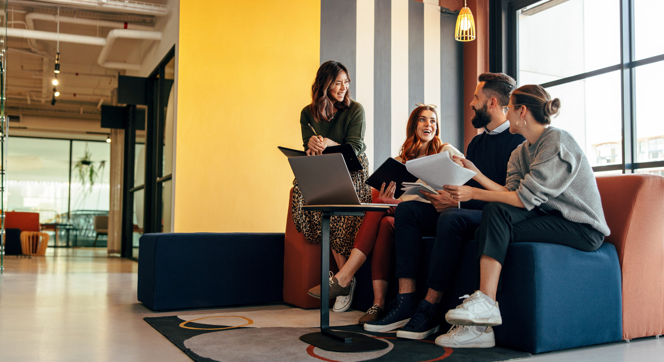 iStock-1365105724-aspect-ratio-2148-1171 agenzia per il lavoro axl